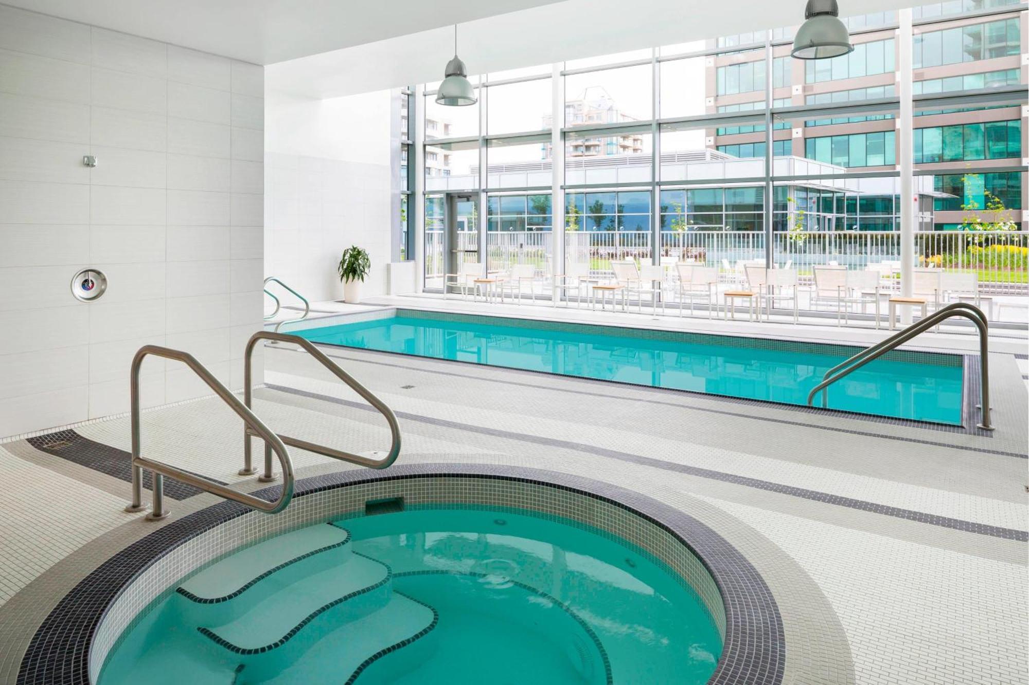 Element By Westin Vancouver Metrotown Бернаби Экстерьер фото