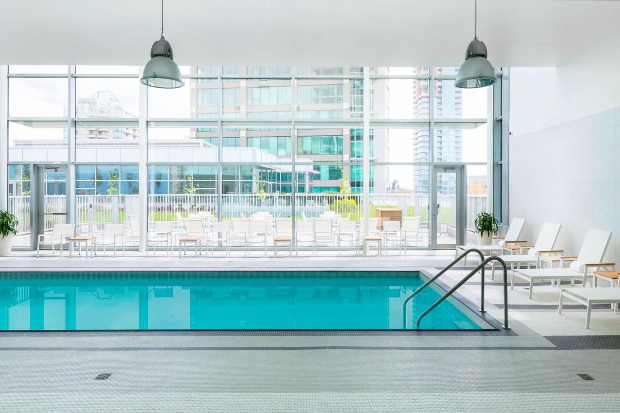Element By Westin Vancouver Metrotown Бернаби Экстерьер фото