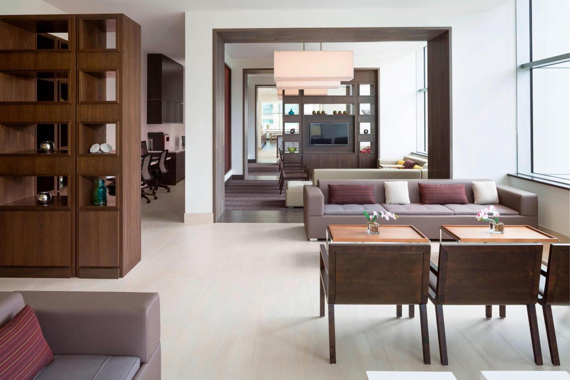 Element By Westin Vancouver Metrotown Бернаби Экстерьер фото